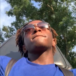 Meet your Posher, Tay